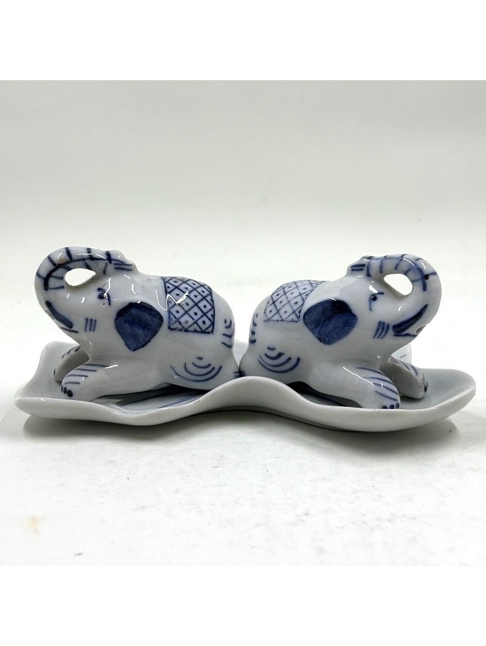 2 Delft Style Elephant Salt and Pepper Shakers with Tray - Vintage